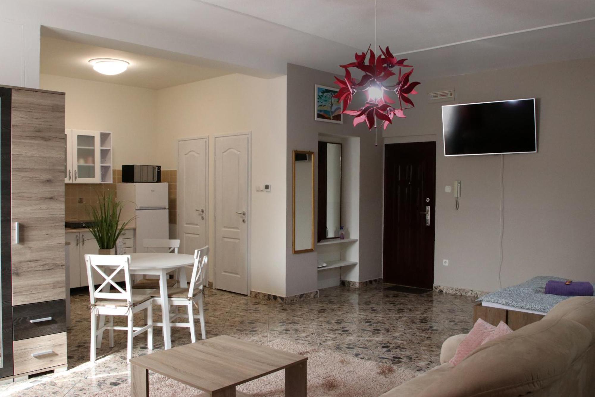 Tulipan Apartman Геделле Екстер'єр фото